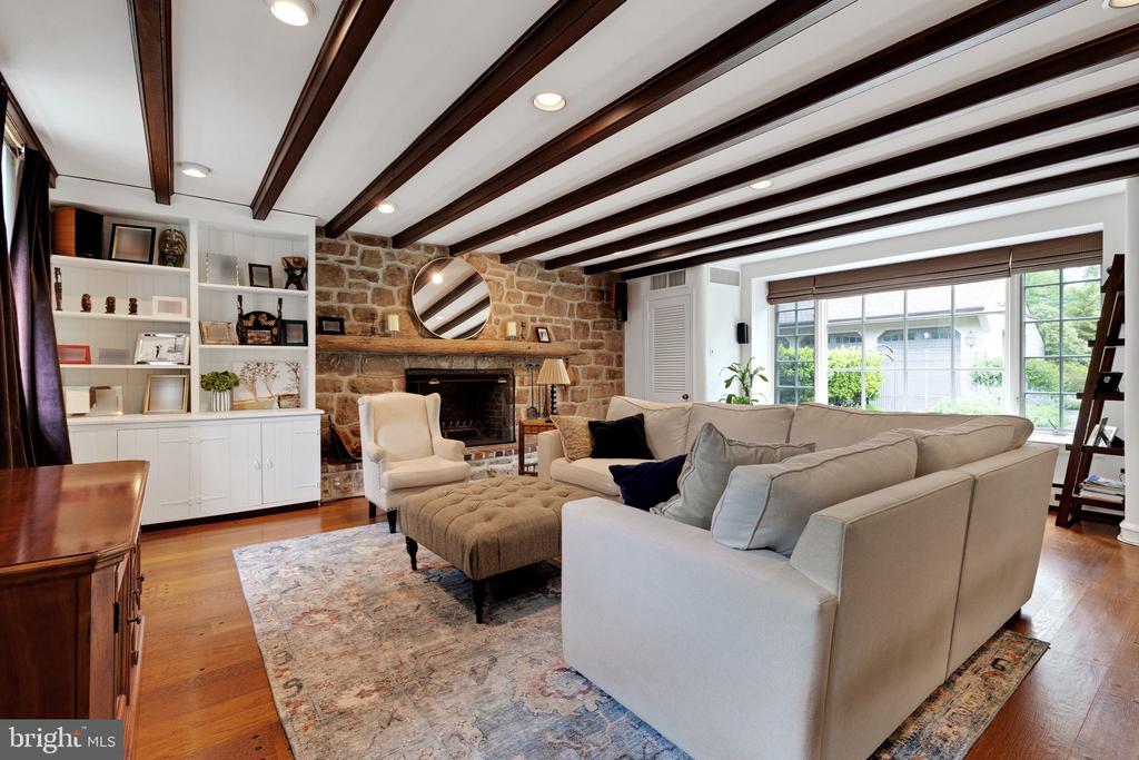 1435 WOODLAND ROAD