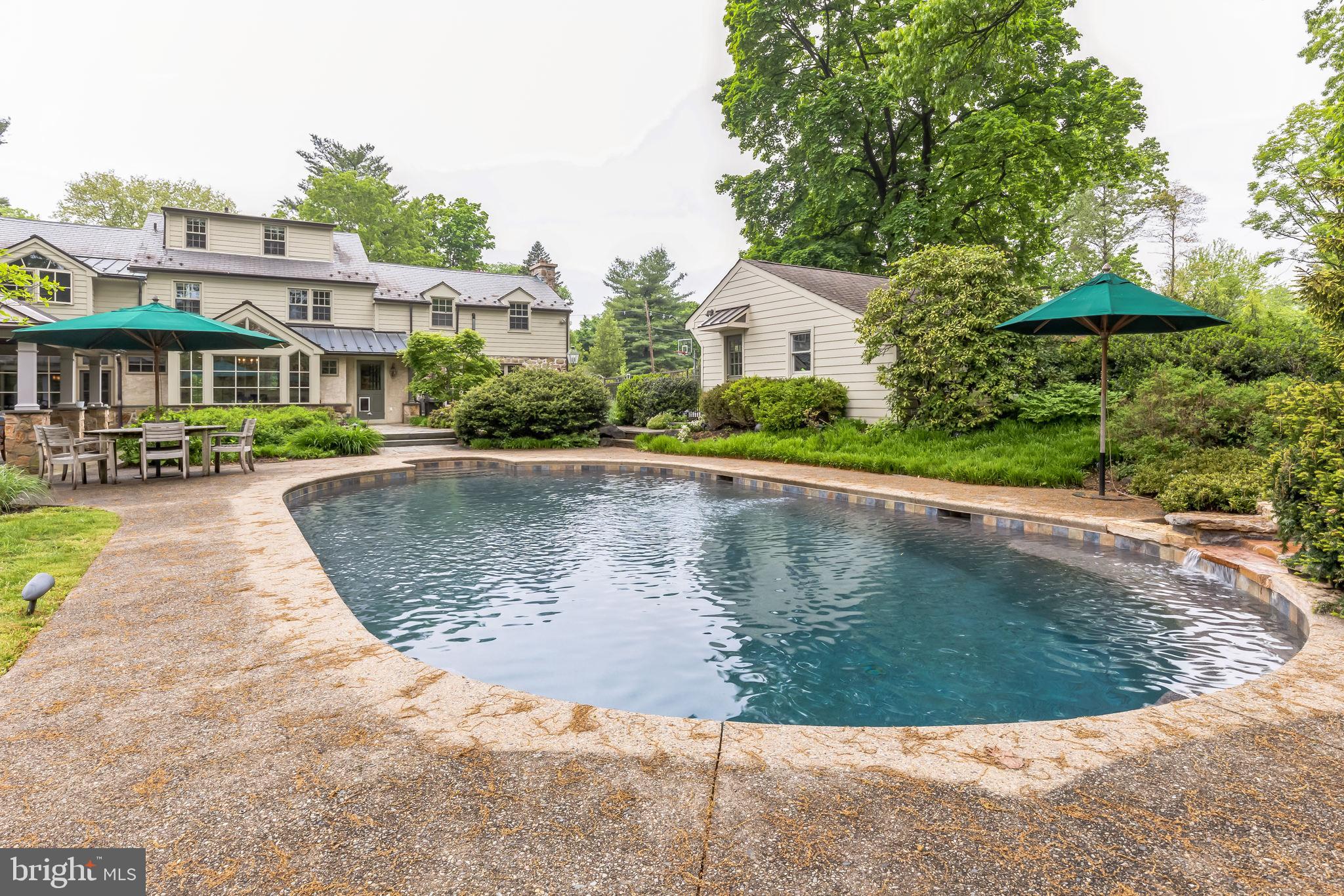 1435 WOODLAND ROAD