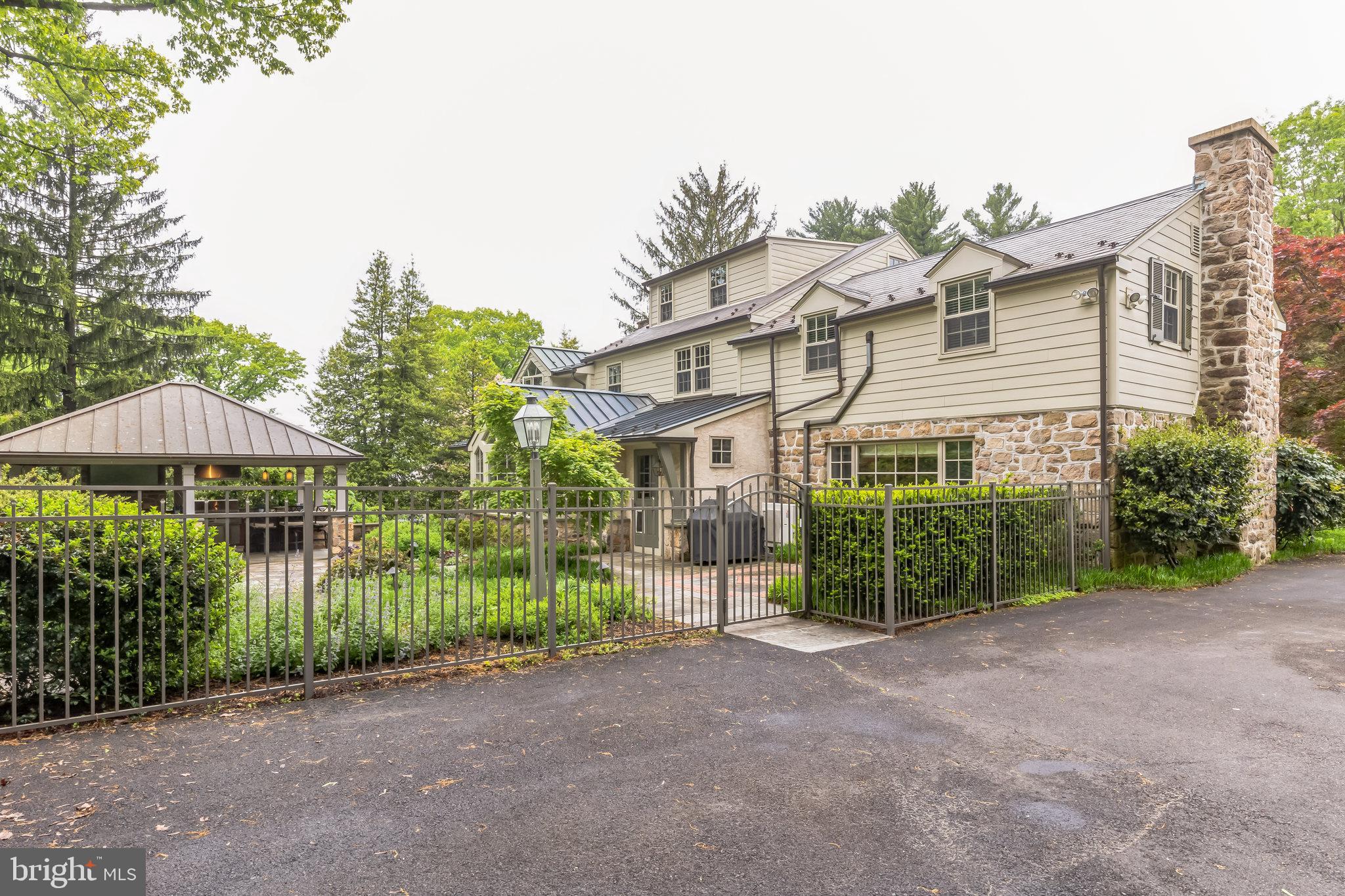 1435 WOODLAND ROAD