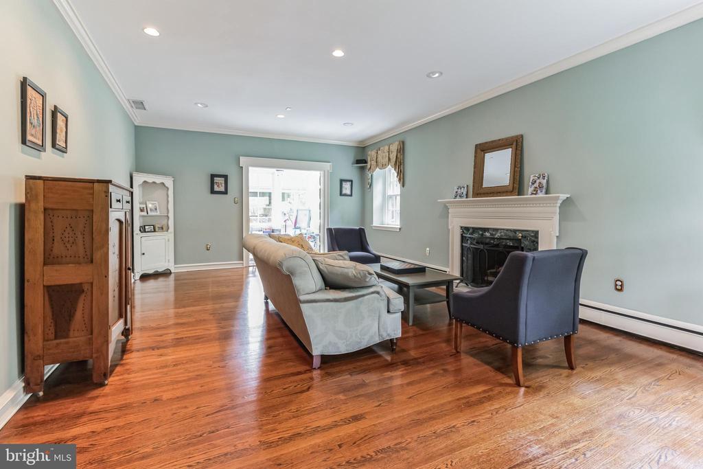 1435 WOODLAND ROAD