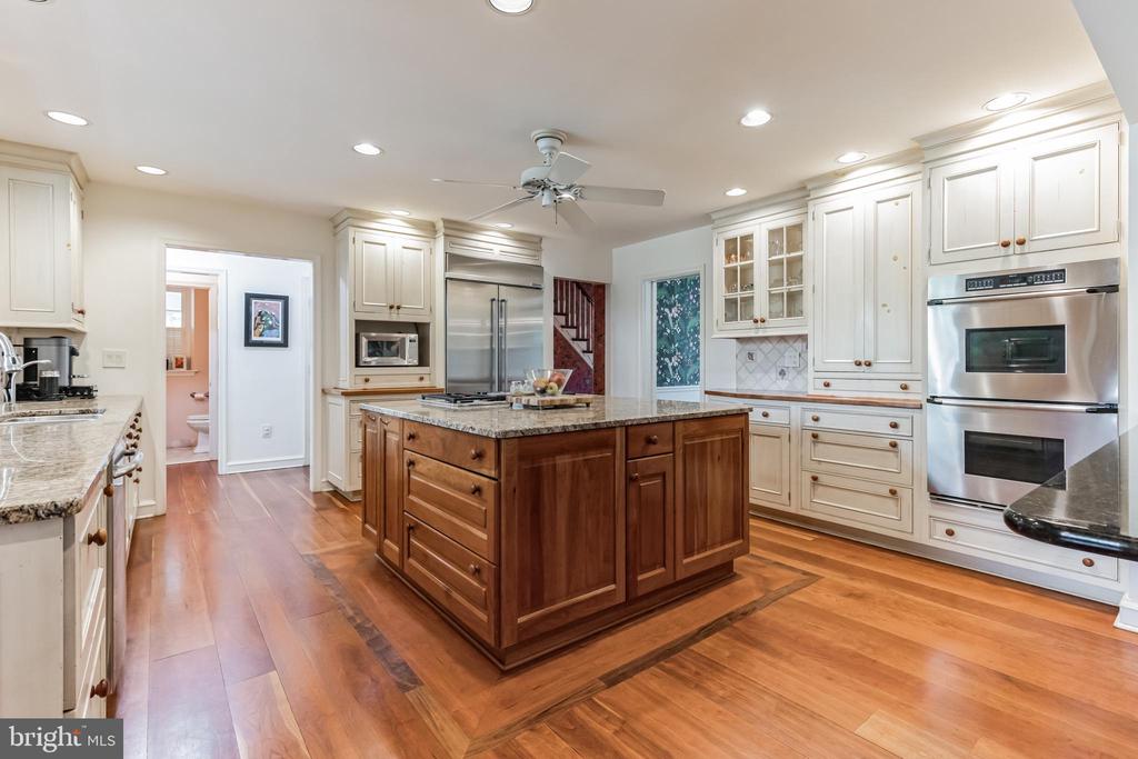 1435 WOODLAND ROAD