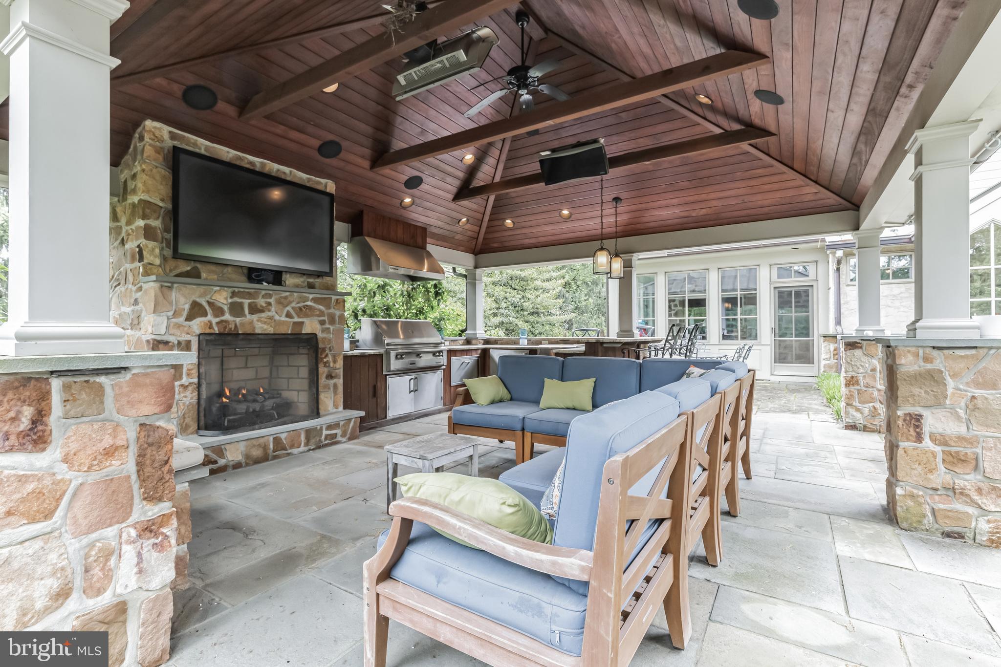 1435 WOODLAND ROAD