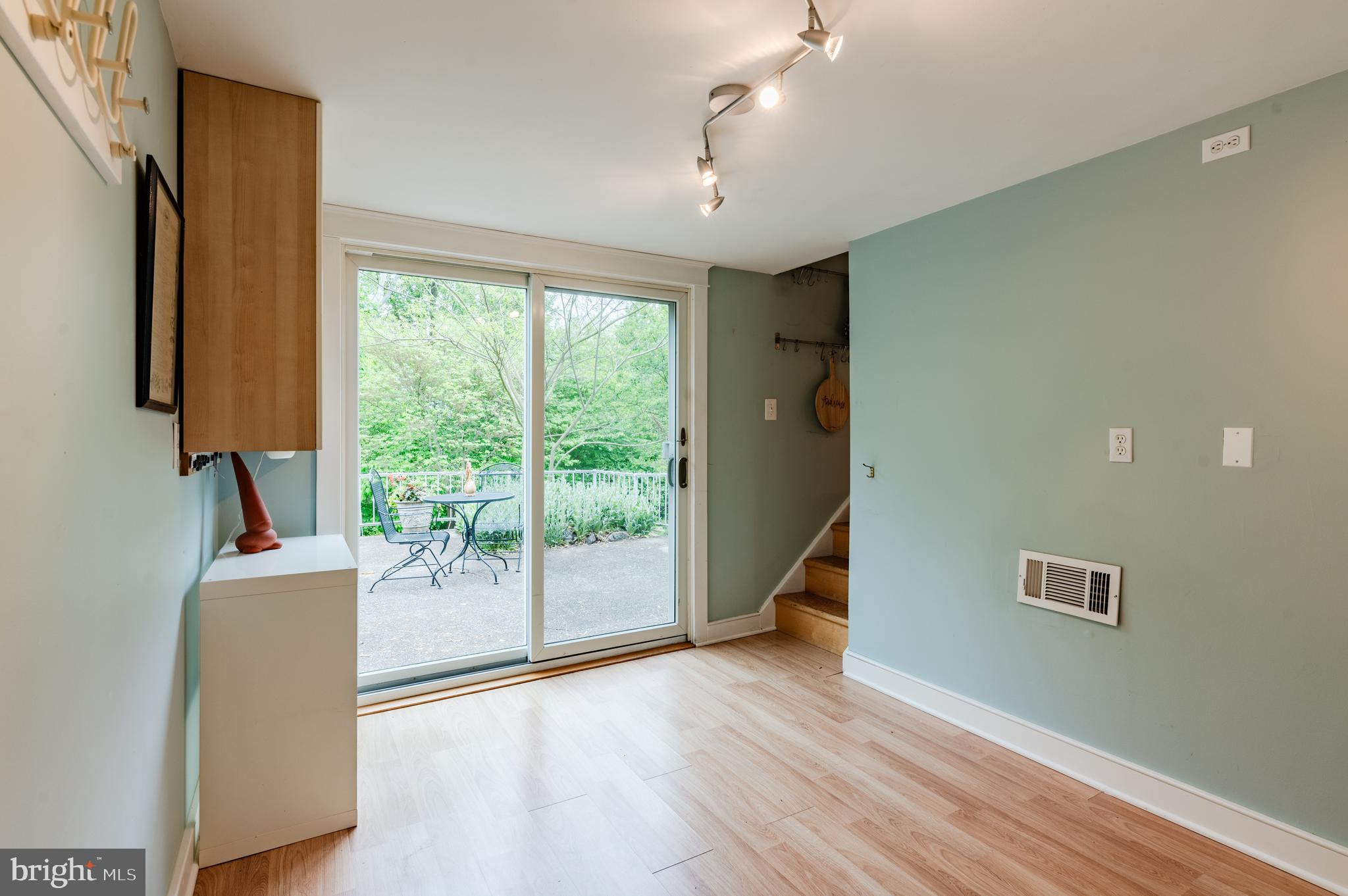 1233 DUNCAN DRIVE