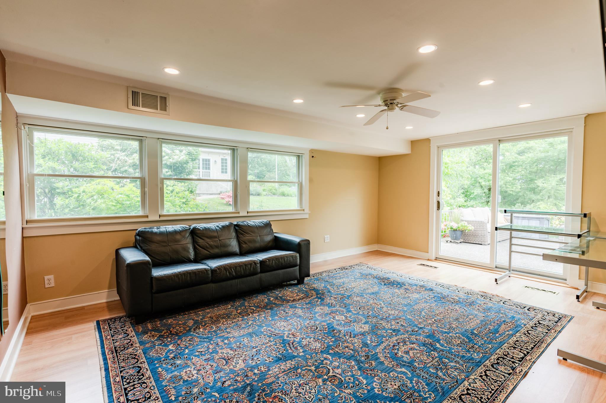 1233 DUNCAN DRIVE