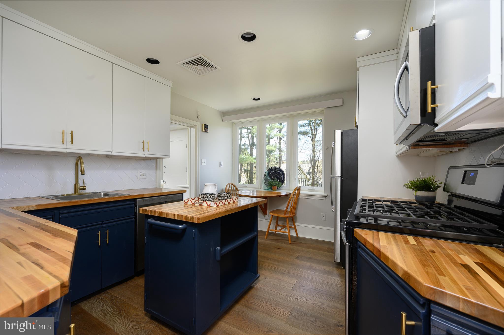 1385 WOODLAND ROAD