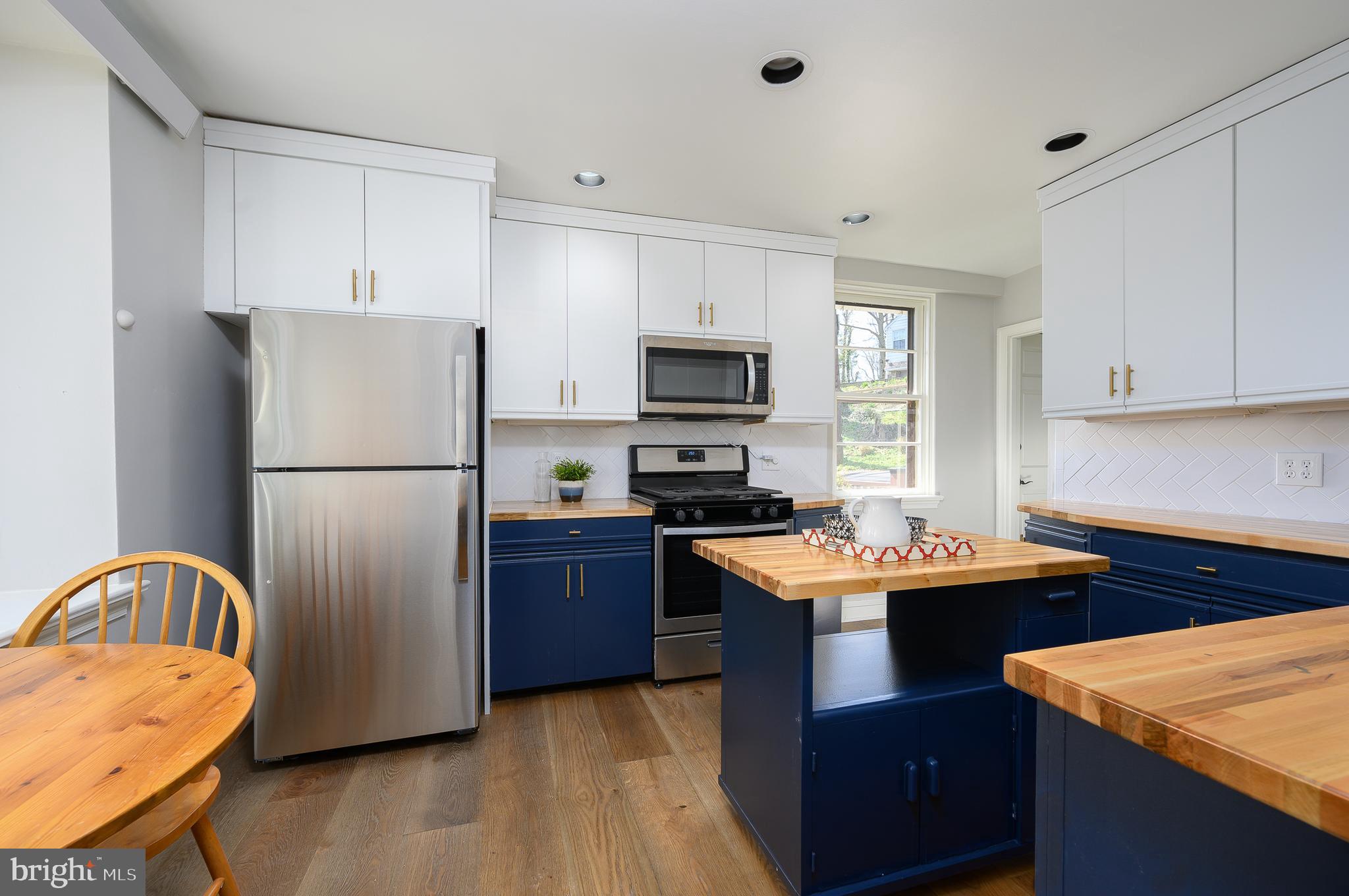 1385 WOODLAND ROAD