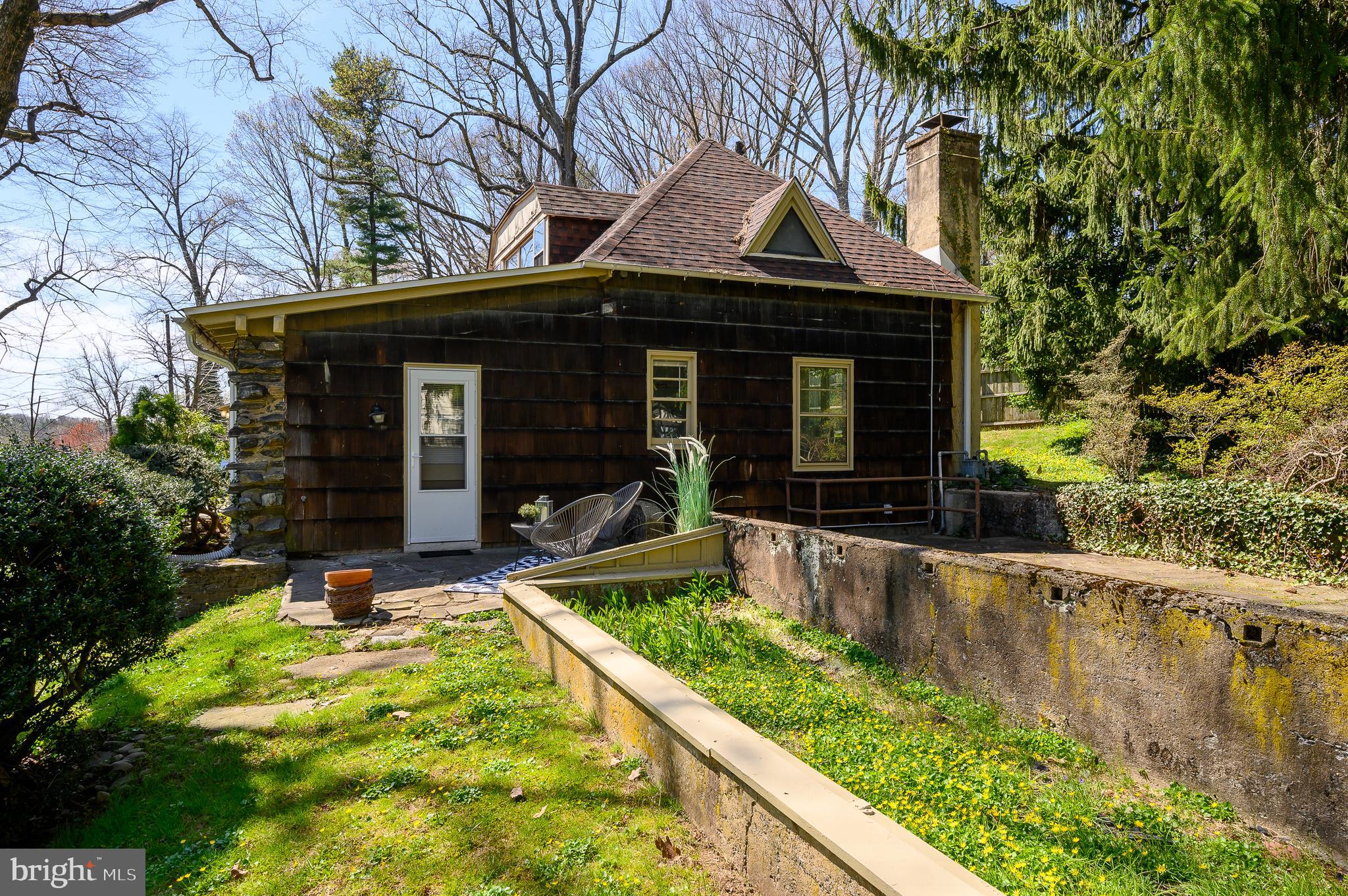 1385 WOODLAND ROAD