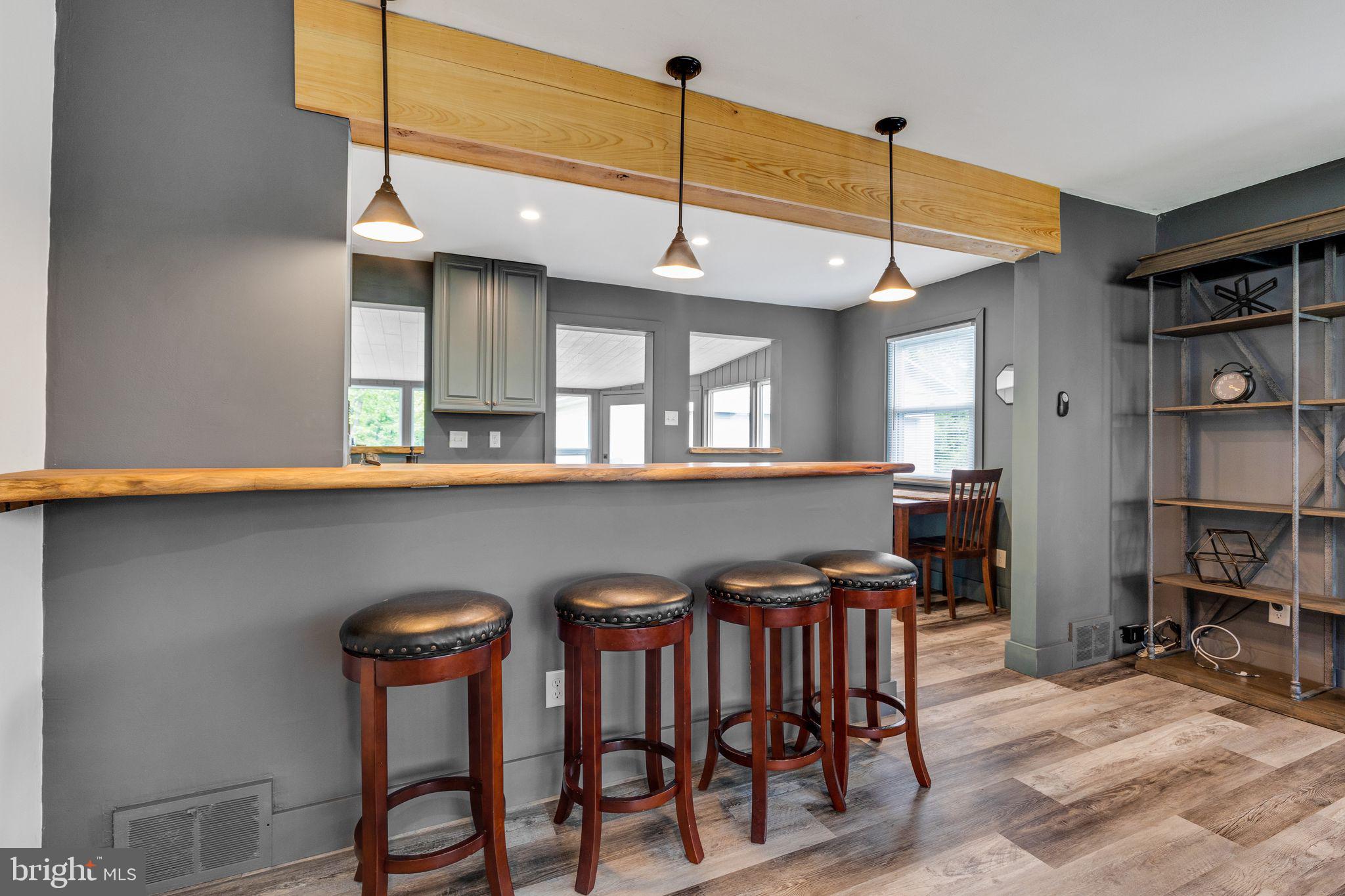412 MEETINGHOUSE