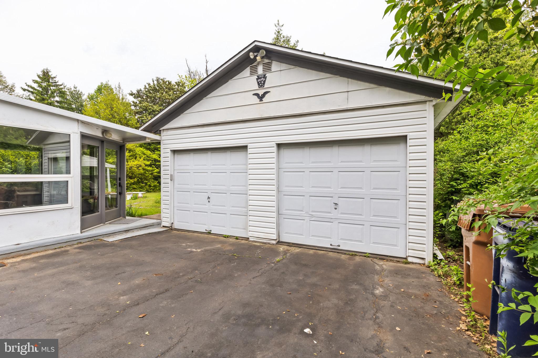 412 MEETINGHOUSE