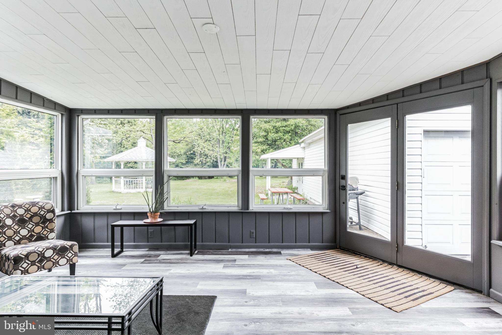 412 MEETINGHOUSE