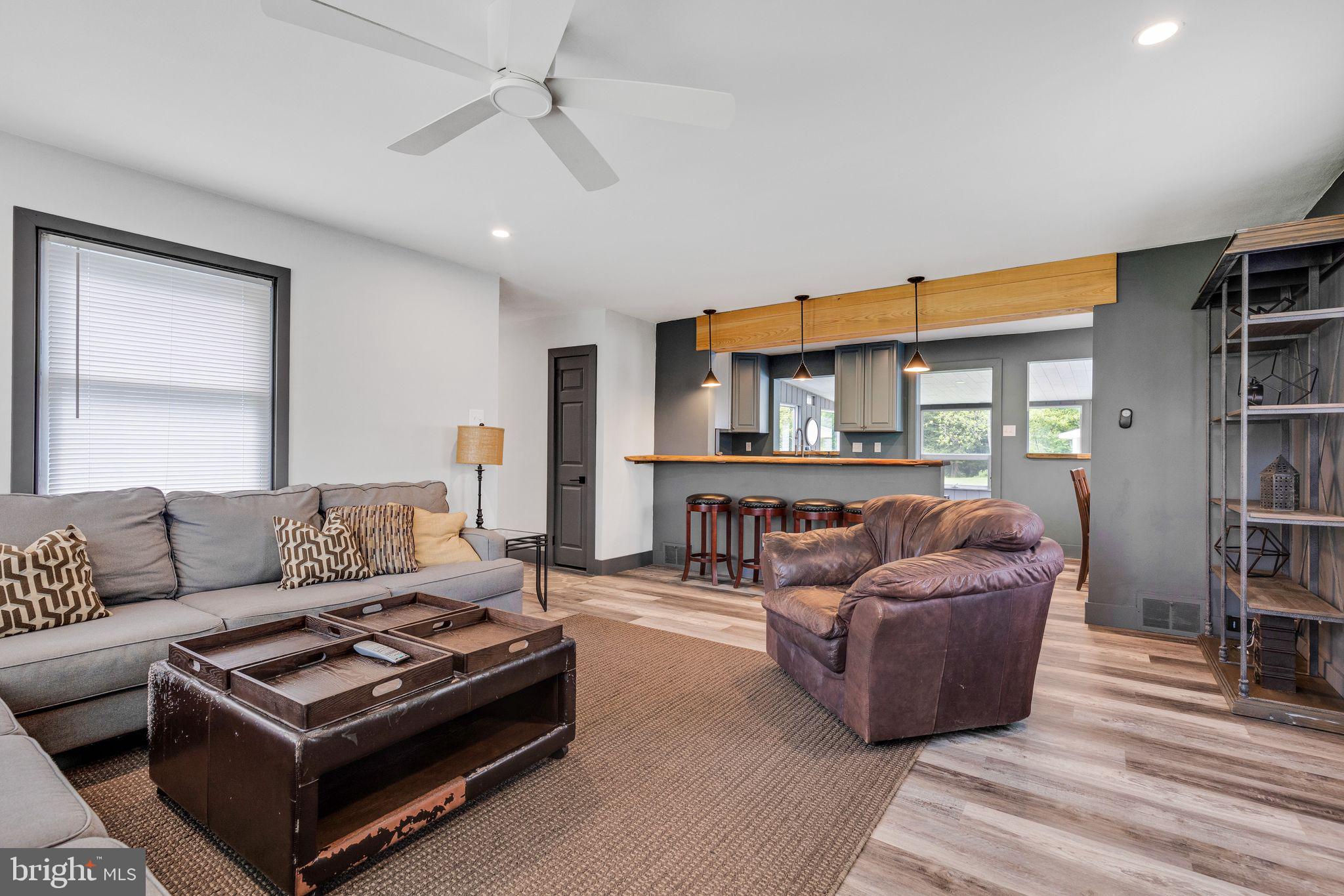 412 MEETINGHOUSE