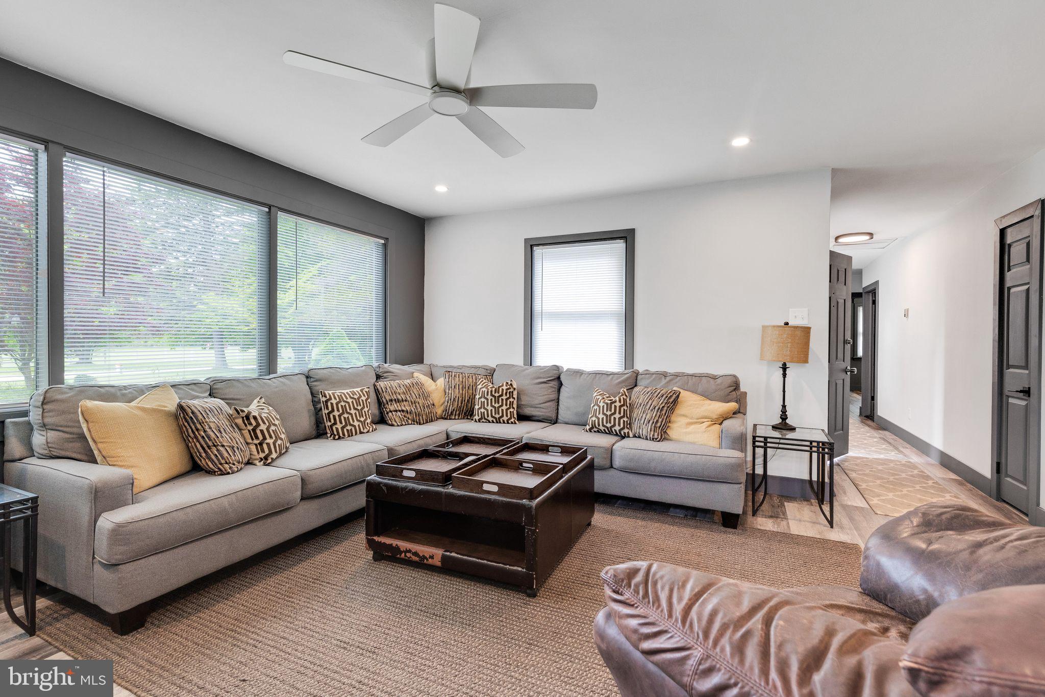 412 MEETINGHOUSE