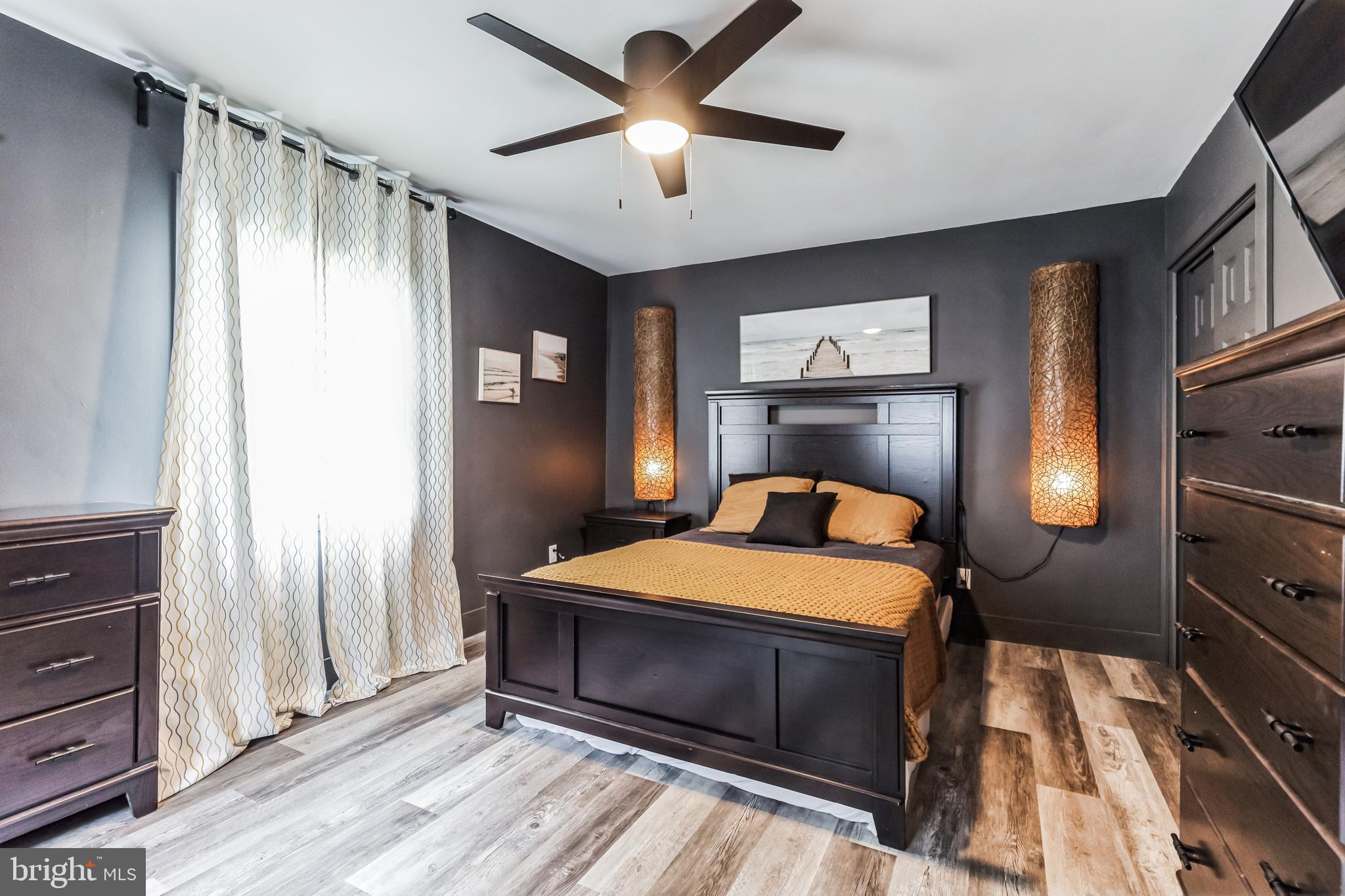 412 MEETINGHOUSE