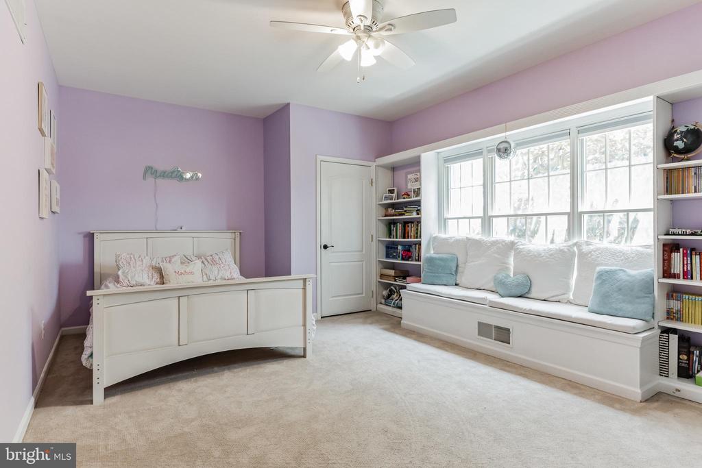 392 HIGHGATE DRIVE