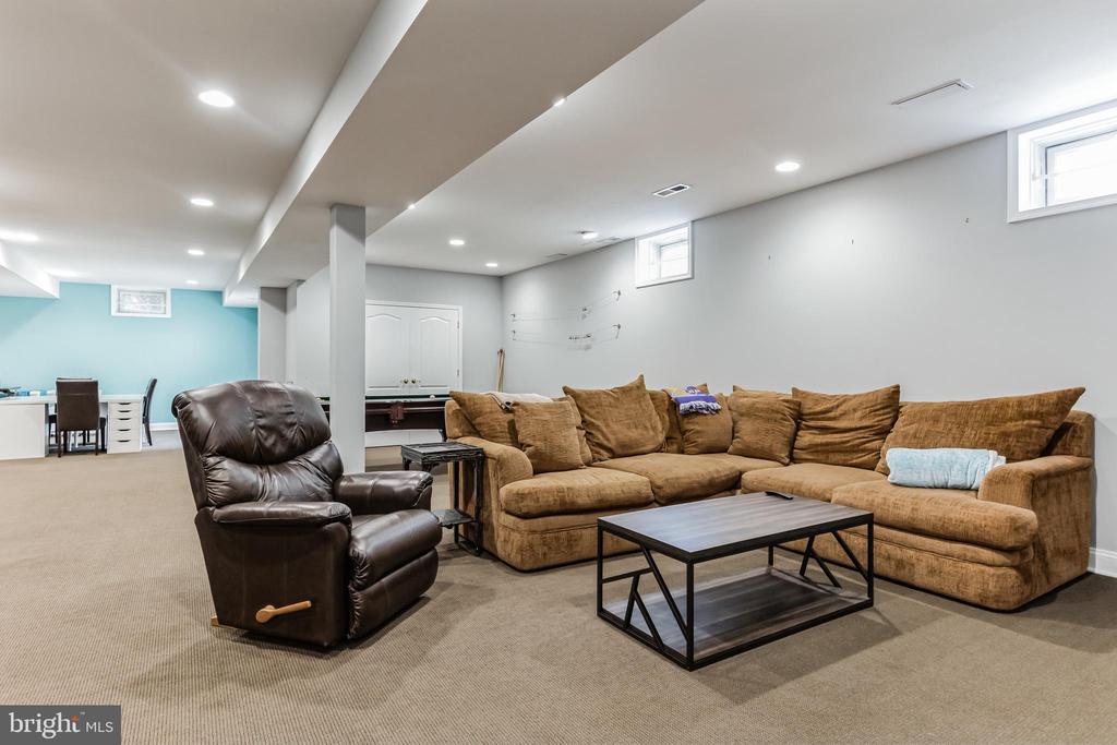 392 HIGHGATE DRIVE