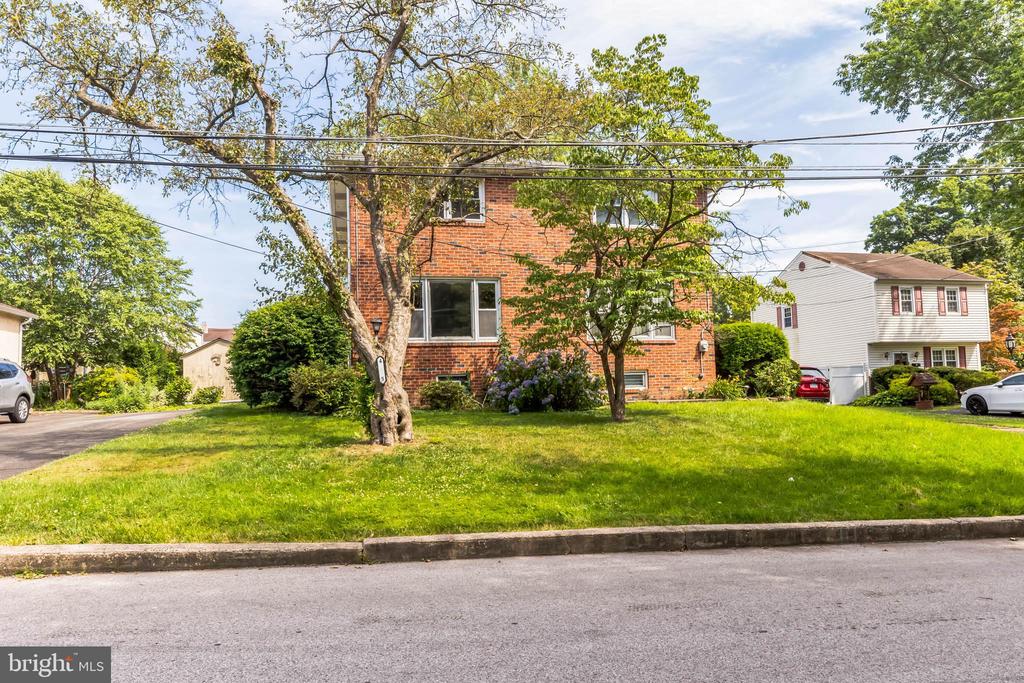 425 ELK AVENUE
