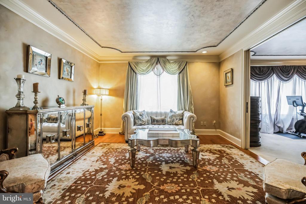 703 DAVENTRY WAY