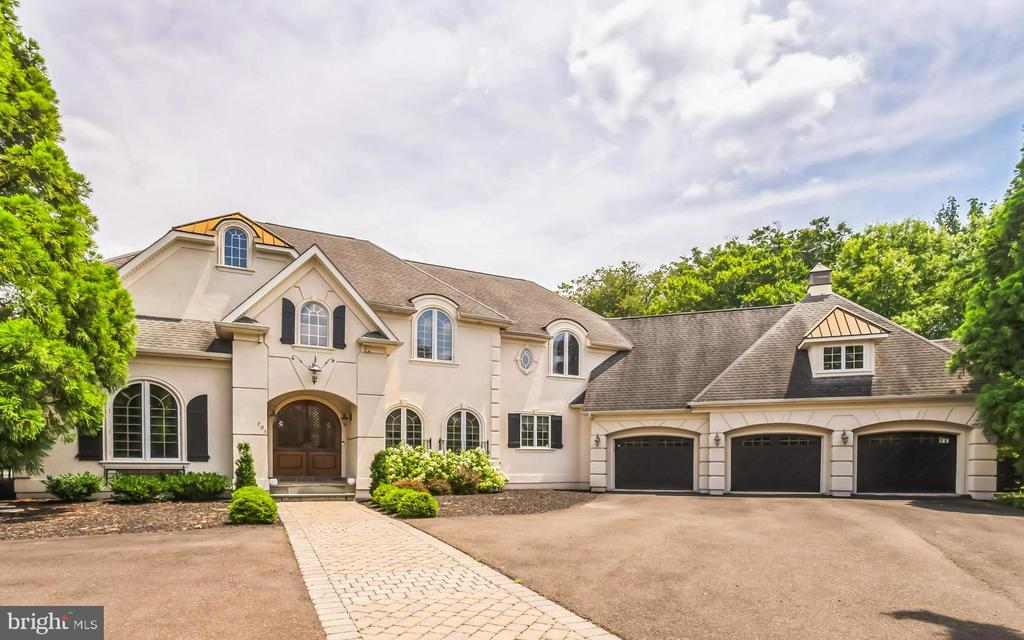 703 DAVENTRY WAY