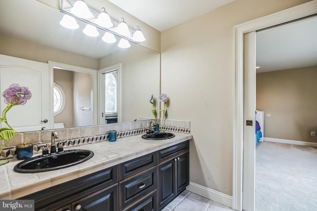703 DAVENTRY WAY