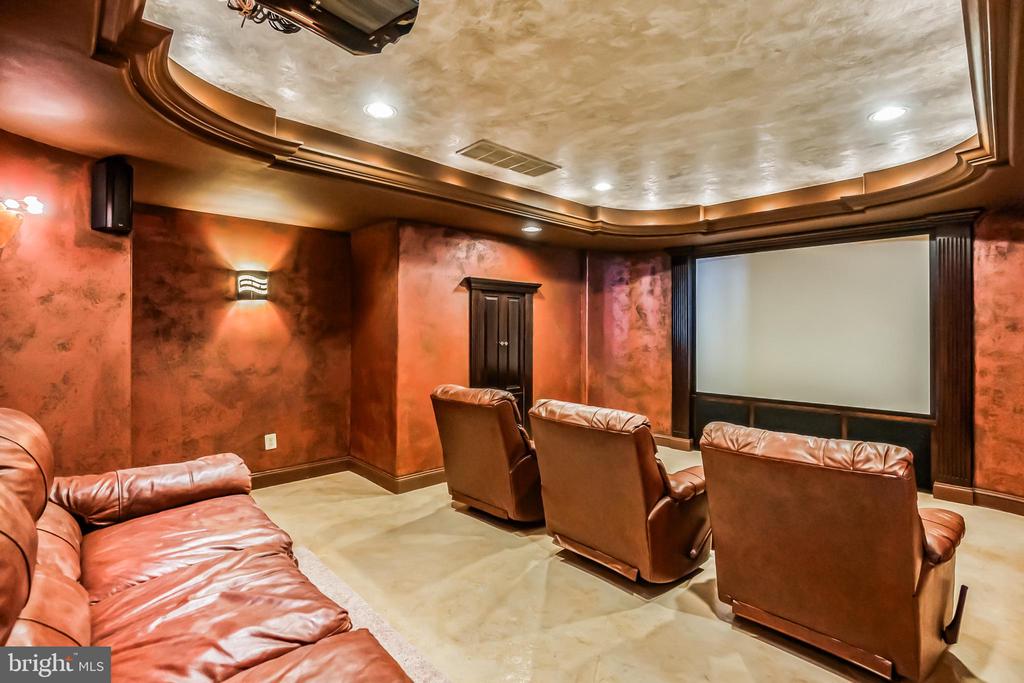 703 DAVENTRY WAY