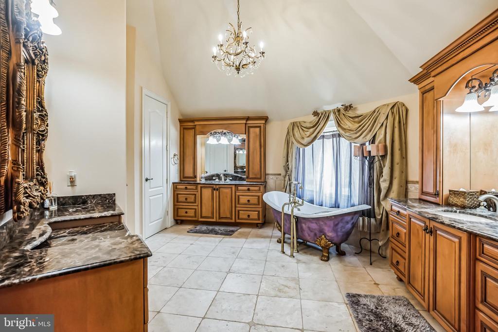 703 DAVENTRY WAY