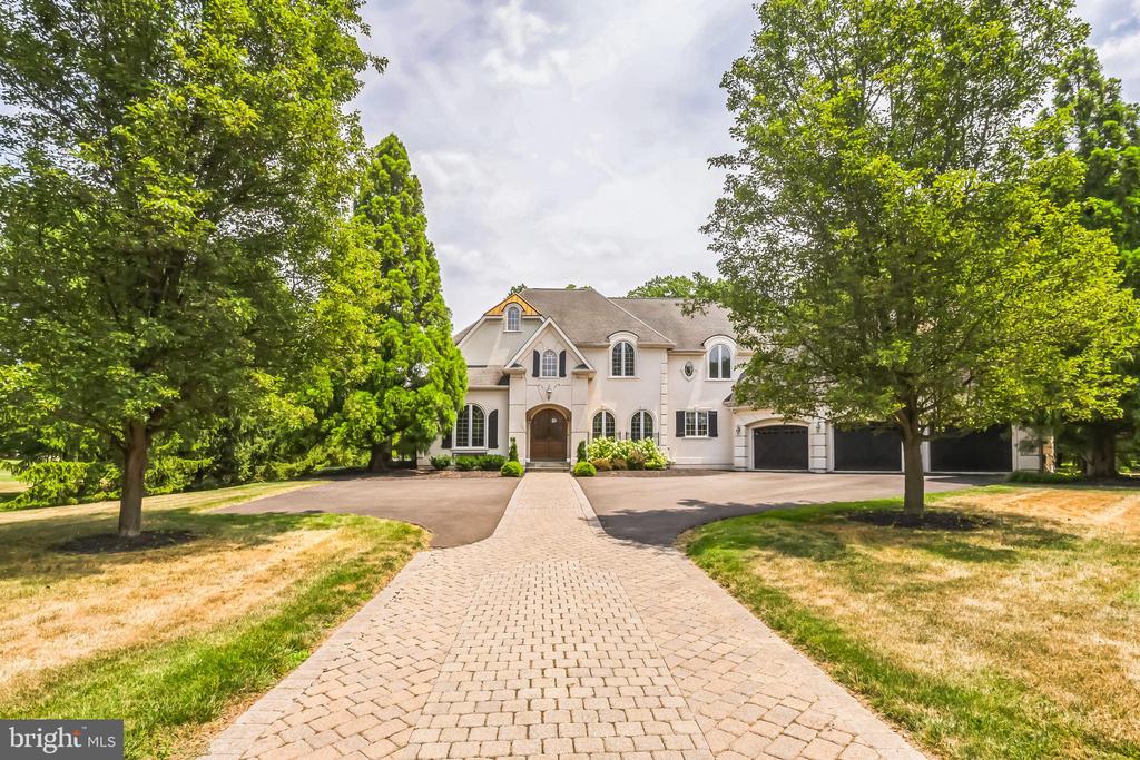 703 DAVENTRY WAY
