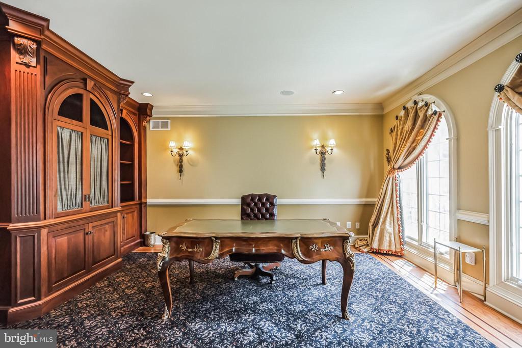 703 DAVENTRY WAY