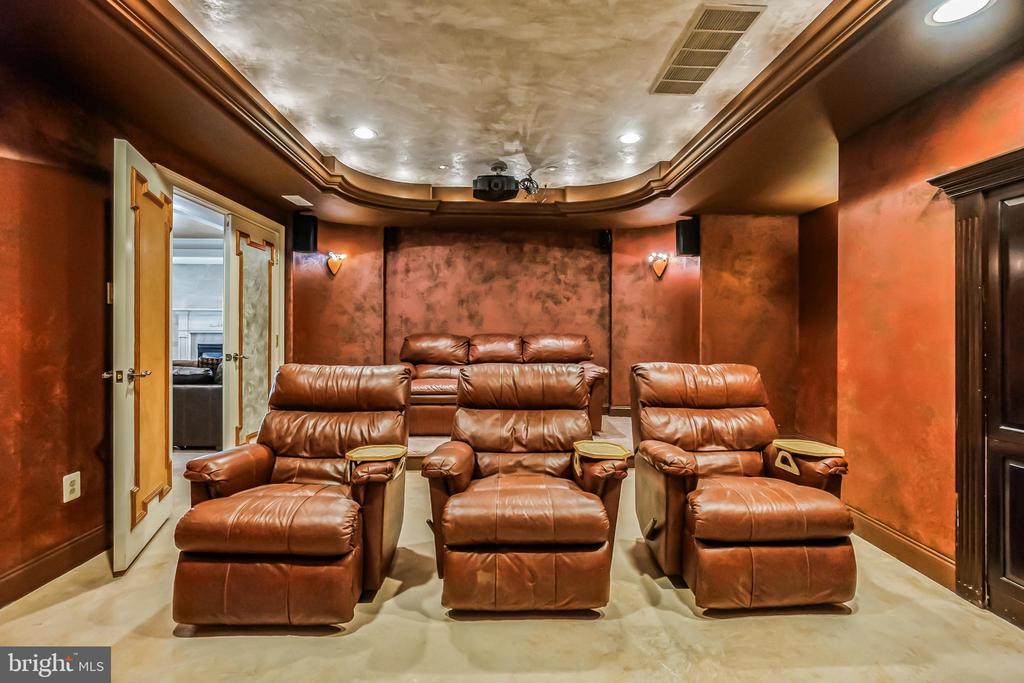 703 DAVENTRY WAY