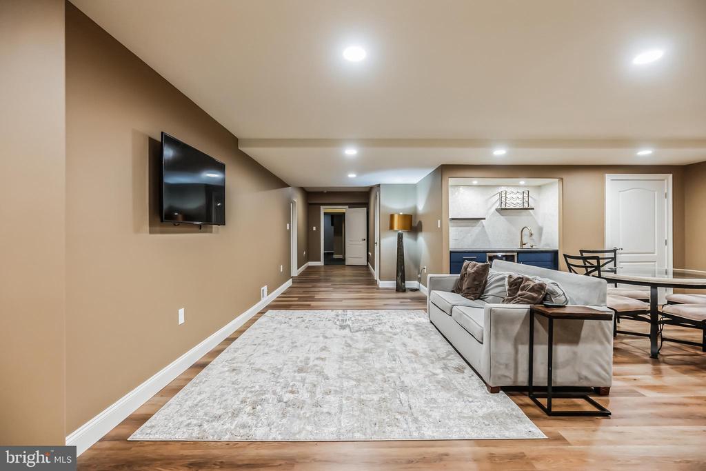 703 DAVENTRY WAY