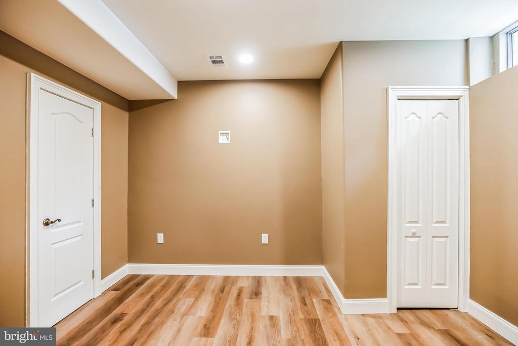 703 DAVENTRY WAY