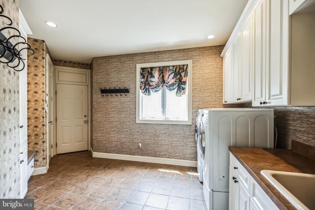 703 DAVENTRY WAY
