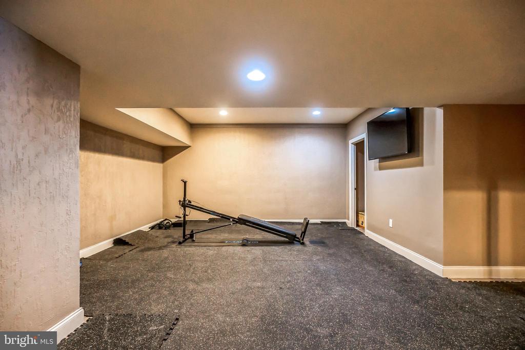 703 DAVENTRY WAY