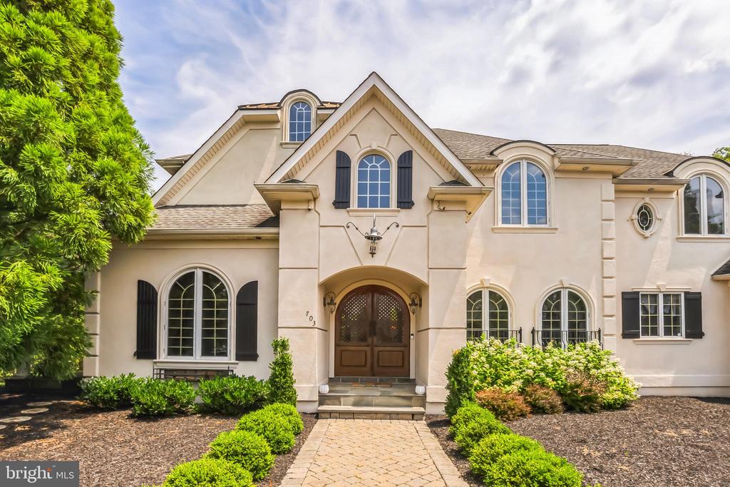 703 DAVENTRY WAY