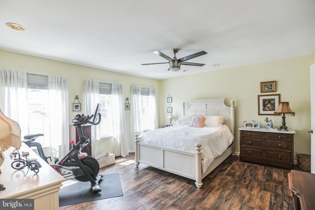 279 COPPER BEECH DRIVE