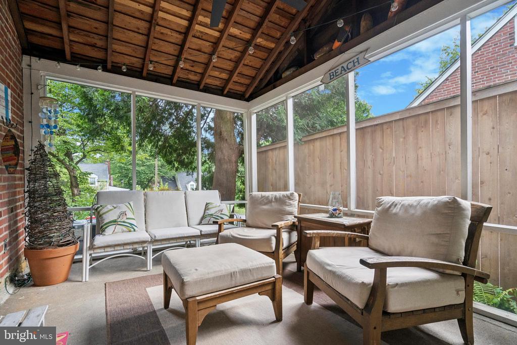 520 BEAVER ROAD