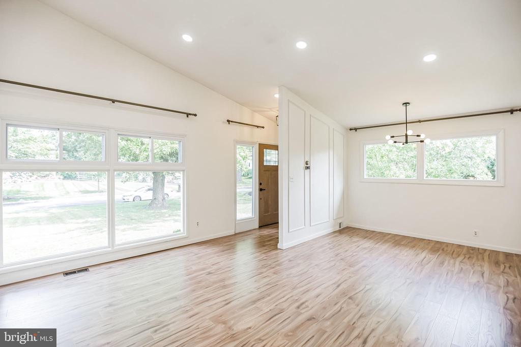 1618 THAYER DRIVE