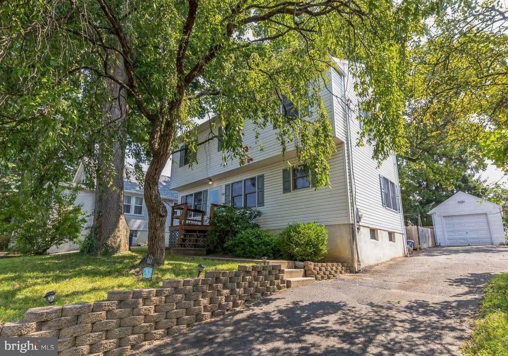 743 TENNIS AVENUE