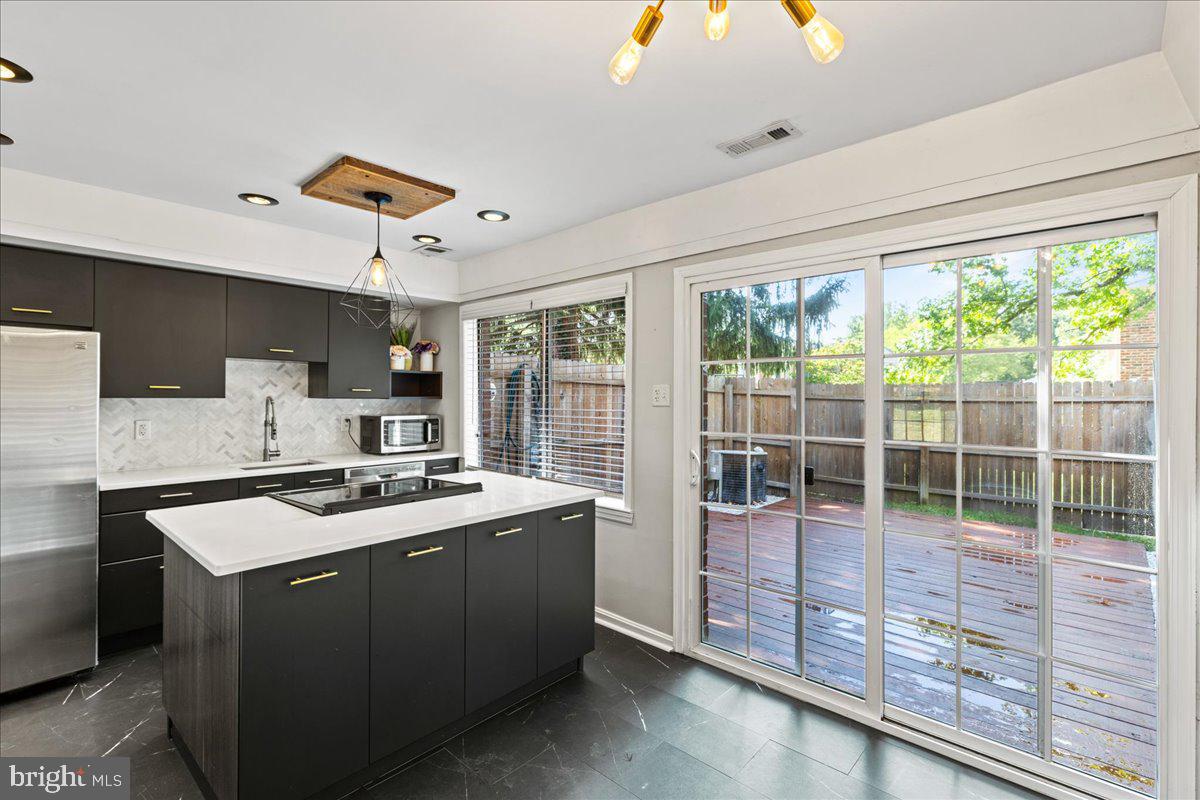 119 MACKLENBURG DRIVE 21B