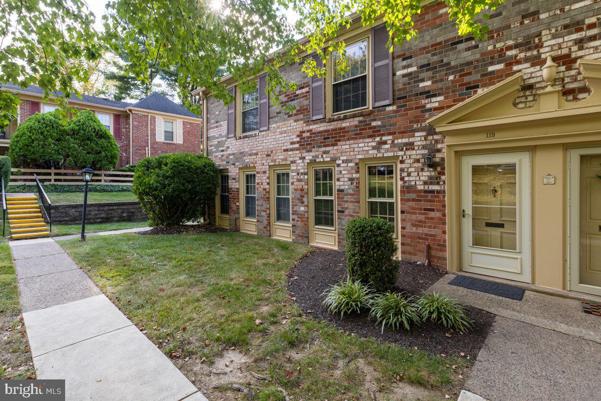 119 MACKLENBURG DRIVE 21B