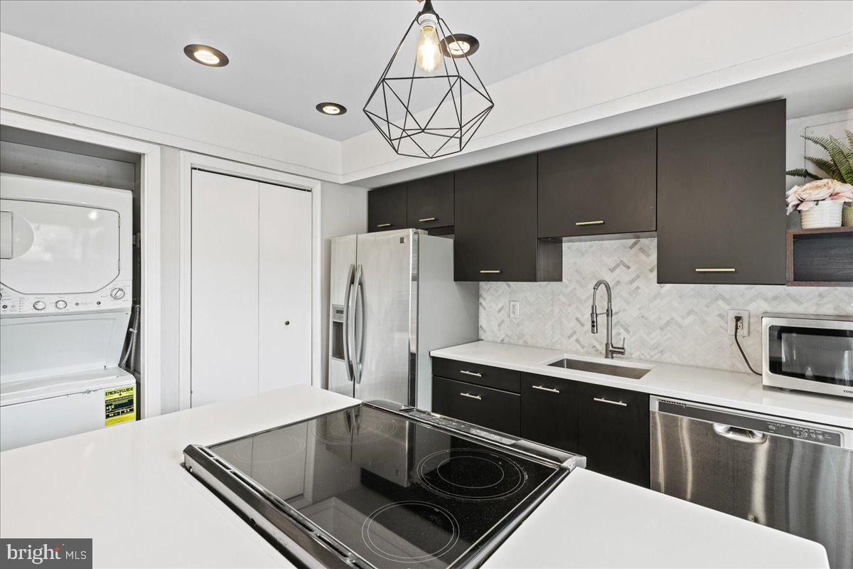 119 MACKLENBURG DRIVE 21B