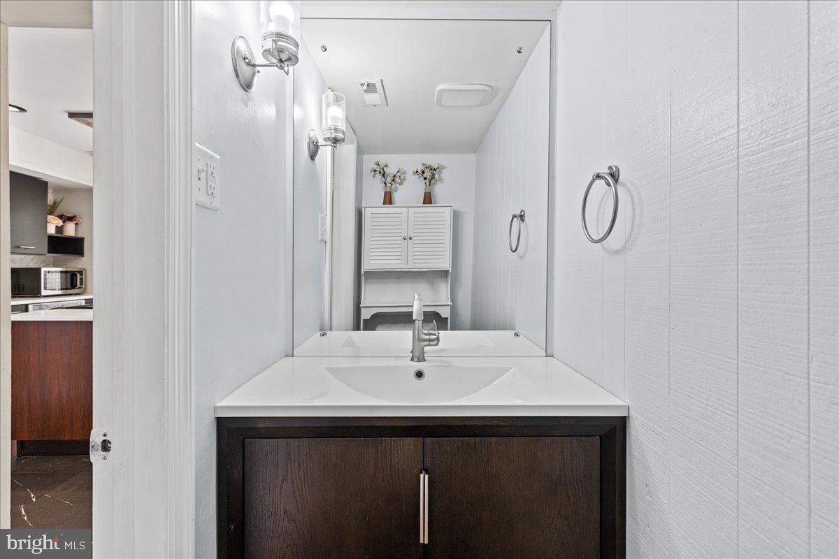 119 MACKLENBURG DRIVE 21B