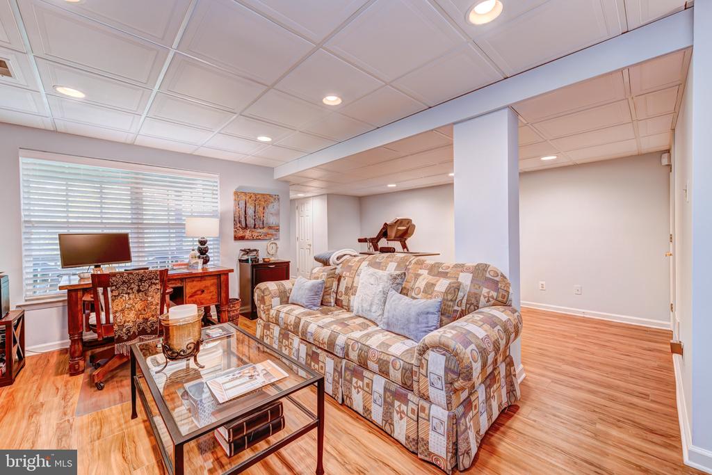 586 HARRINGTON COURT