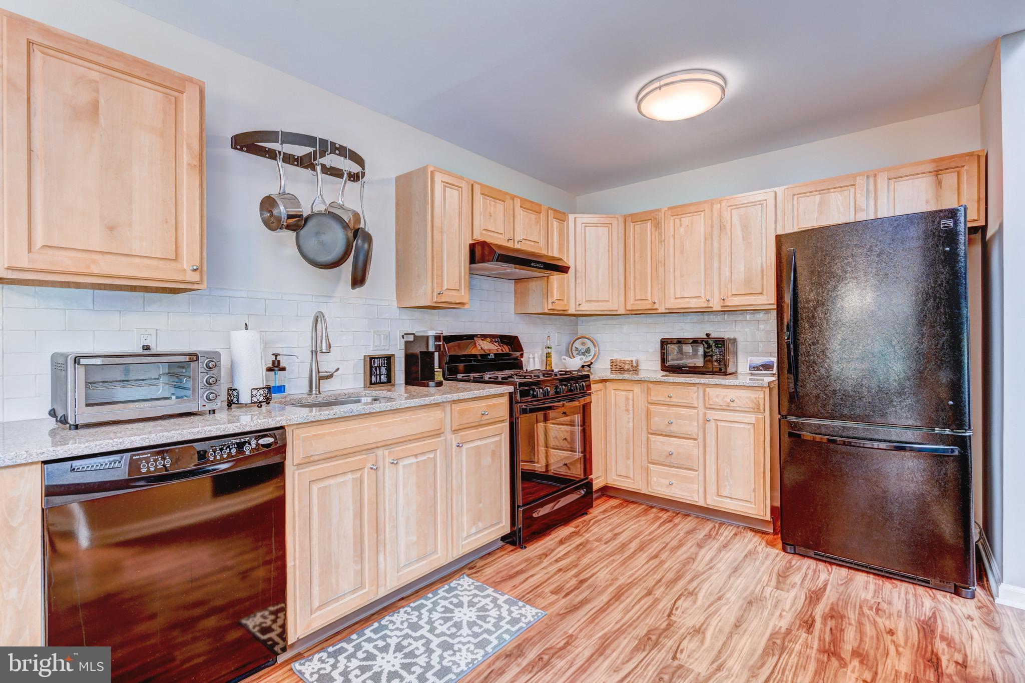 586 HARRINGTON COURT