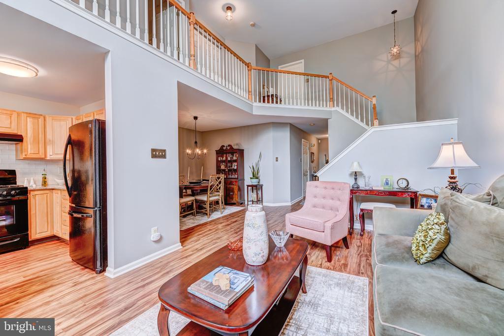 586 HARRINGTON COURT