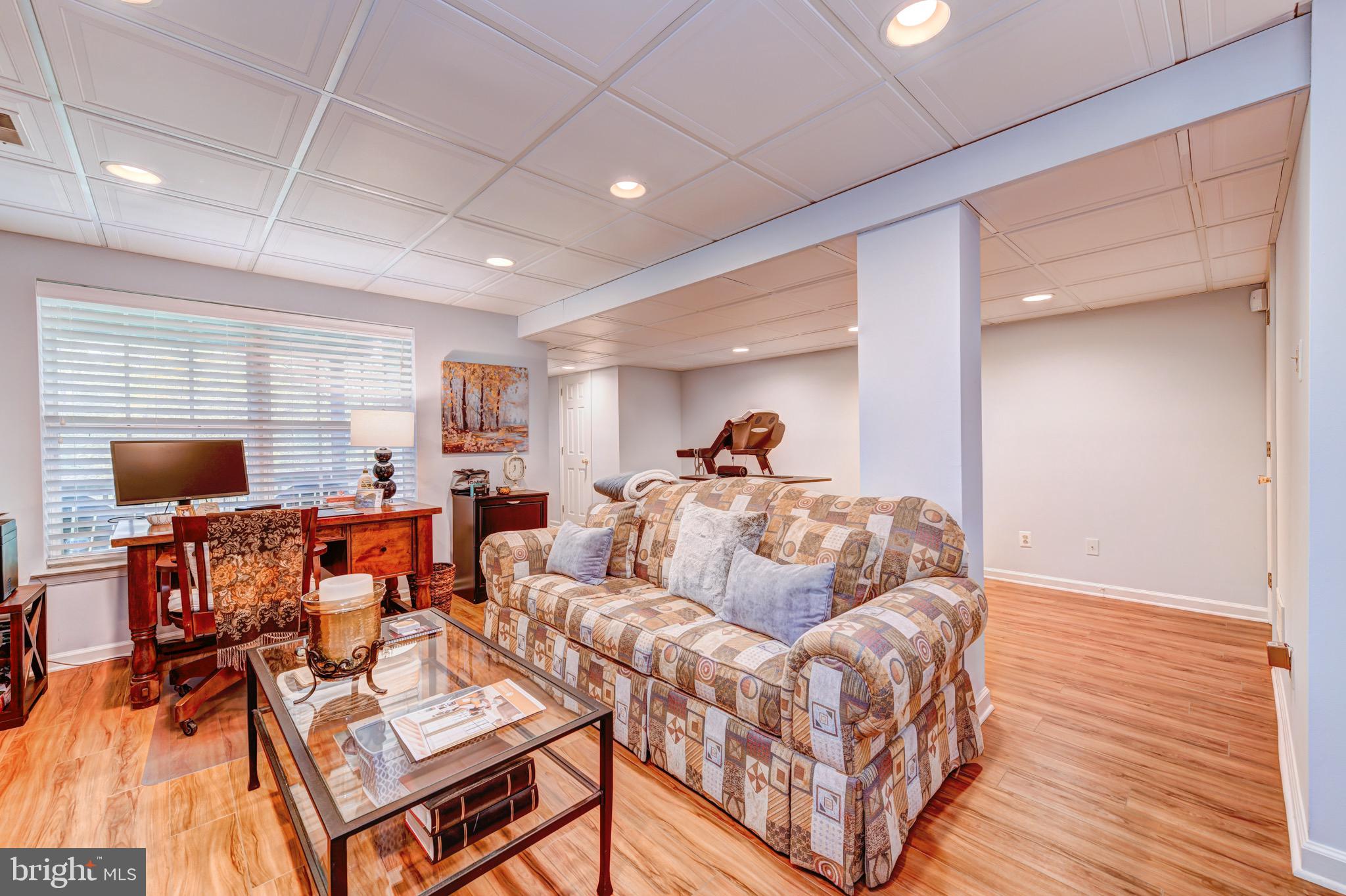 586 HARRINGTON COURT