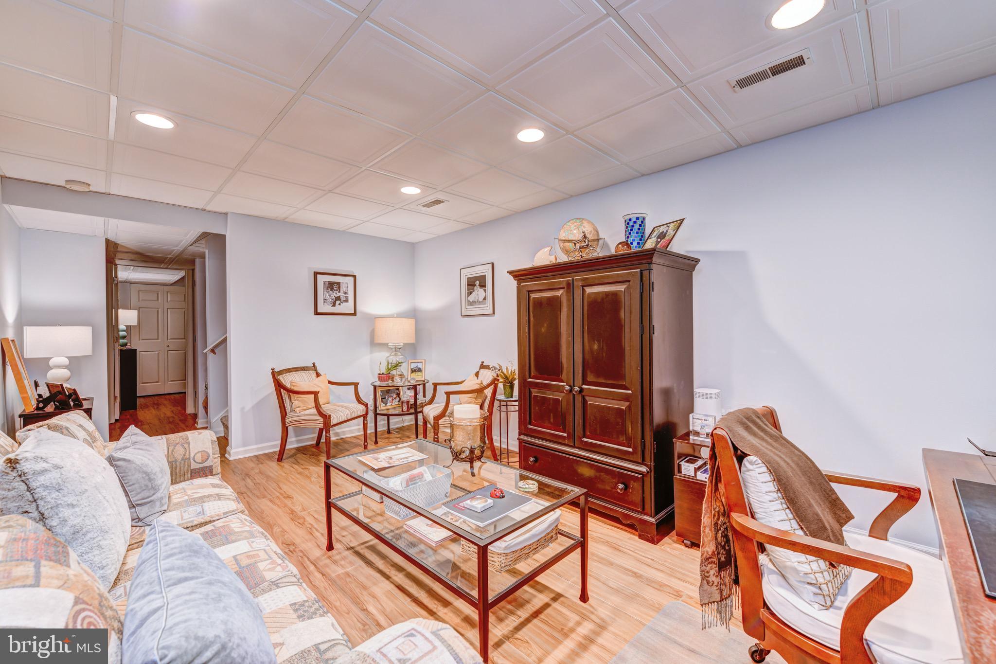 586 HARRINGTON COURT