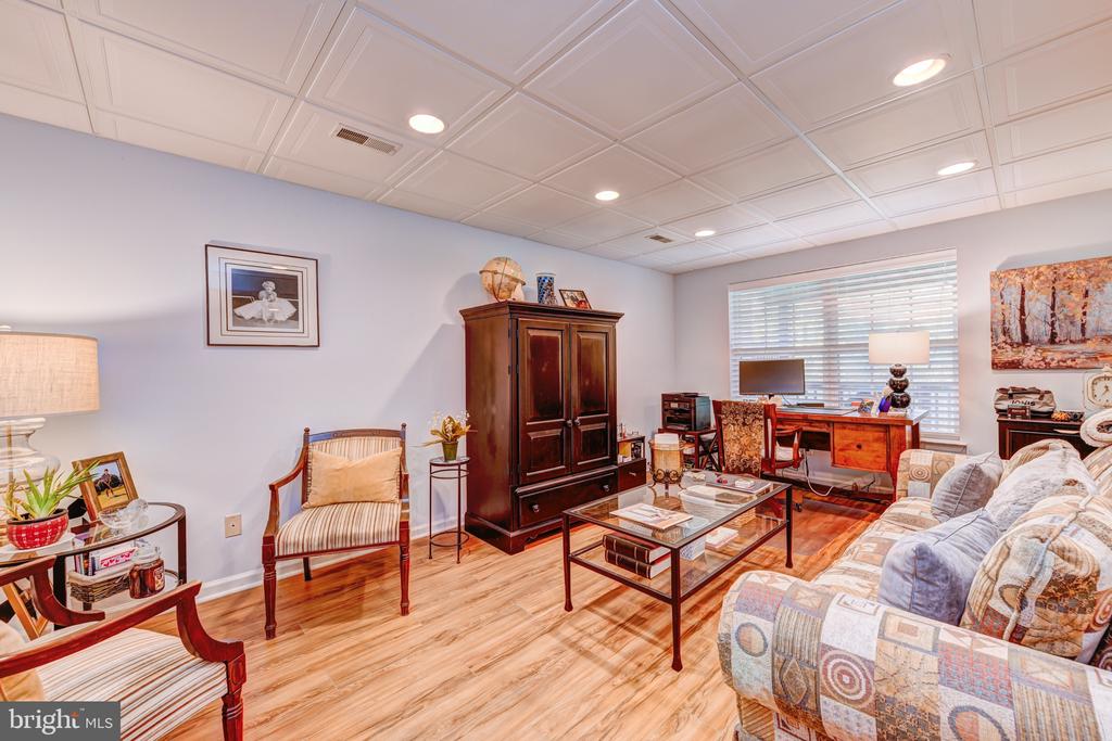 586 HARRINGTON COURT