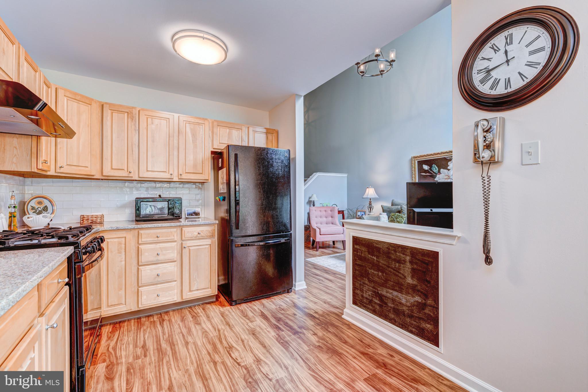 586 HARRINGTON COURT
