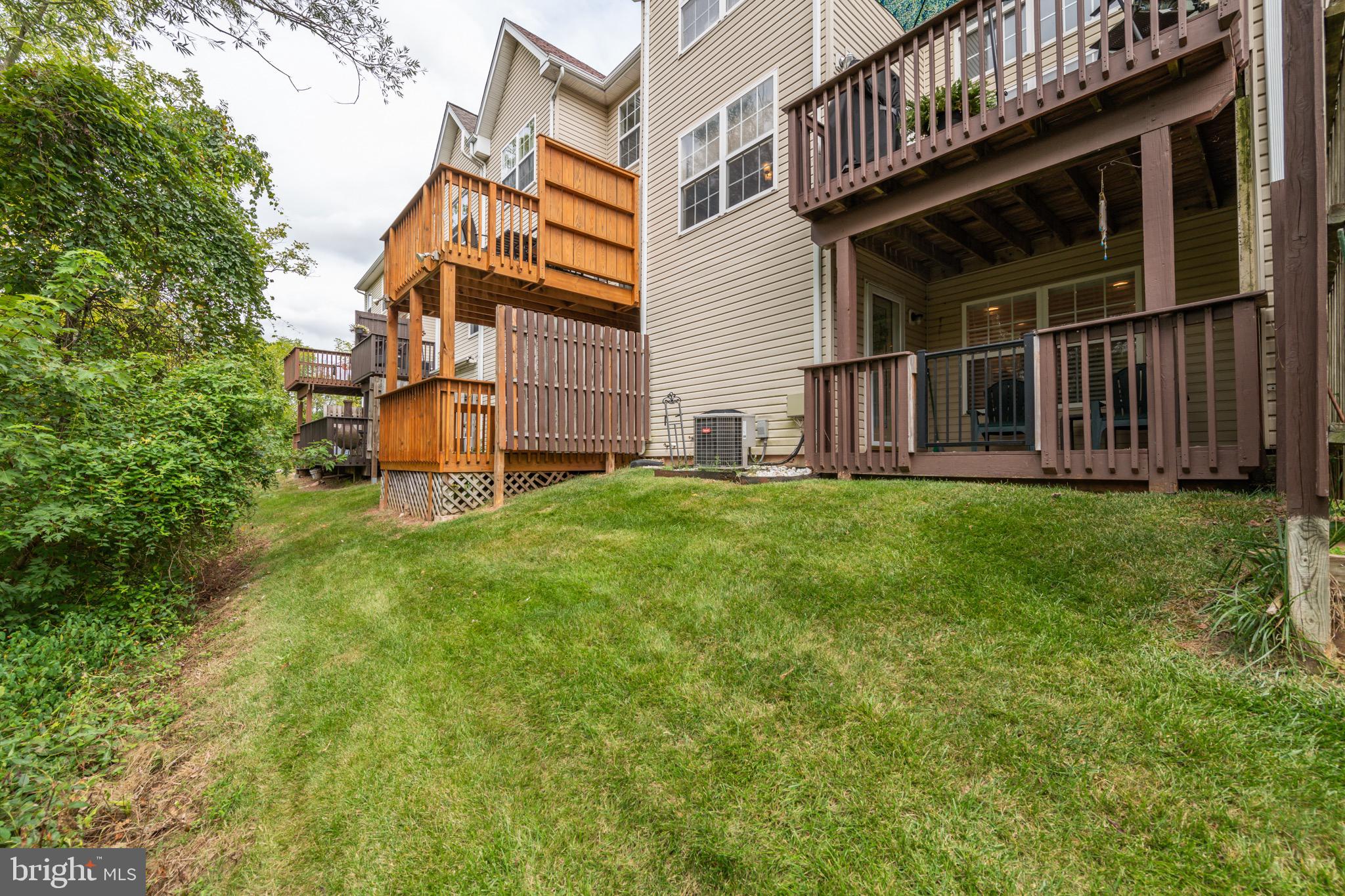 586 HARRINGTON COURT