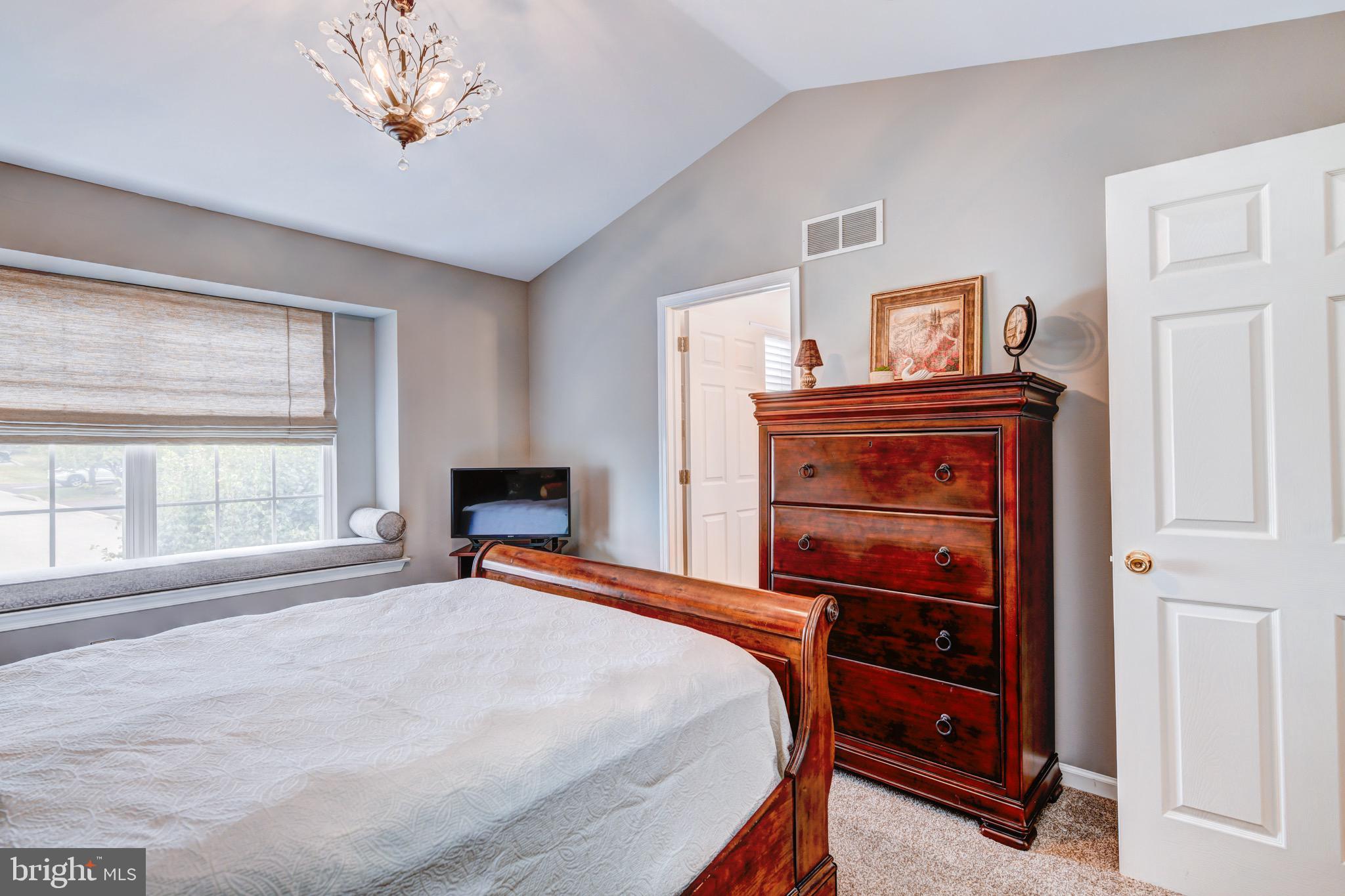586 HARRINGTON COURT